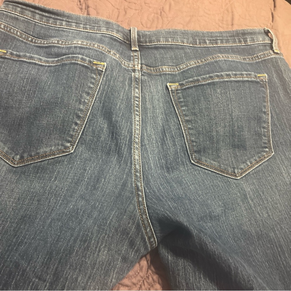 Old Navy Women's Size 14 Blue Curvy Skinny Mid Rise med Distressed Stretch Jean - Picture 4 of 6